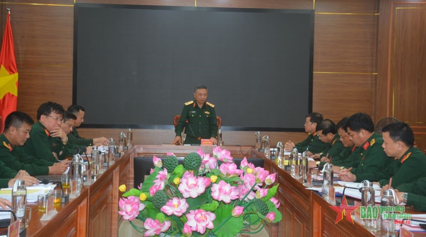 Trung tướng Lê Quang Minh kiểm tra hoạt động công tác Đảng, công tác chính trị Sư đoàn 324, Quân khu 4